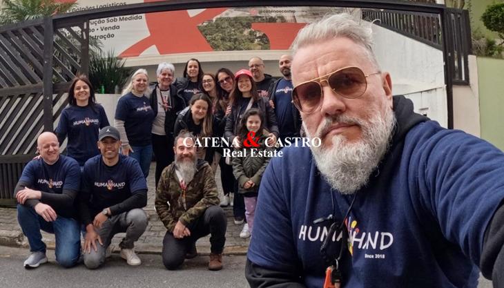 Inácio Rodrigo de Castro, Renata Catena e um time de voluntários da Human Hand Inácio Rodrigo de Castro, Renata Catena e um time de voluntários da Human Hand