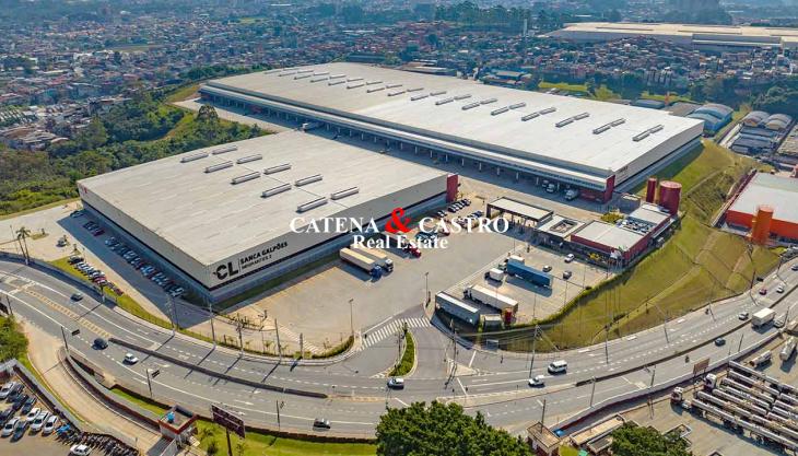 O CL Imigrantes 2 é um condomínio logístico de alto padrão, projetado para empresas que exigem agilidade, segurança e eficiência operacional. Localizado em São Bernardo do Campo, ao lado da Rodovia dos Imigrantes, o empreendimento reúne estrutura técnica avançada e conexão direta aos principais corredores logísticos do estado.